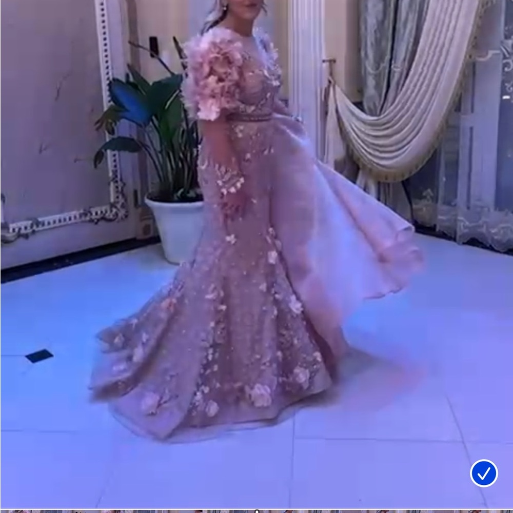 Elegant Floral Embellished Dress - Picture 3 of 14